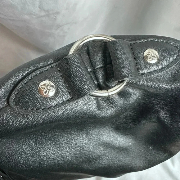 Relic black leather shoulder bag with two pockets on front - Picture 9 of 11